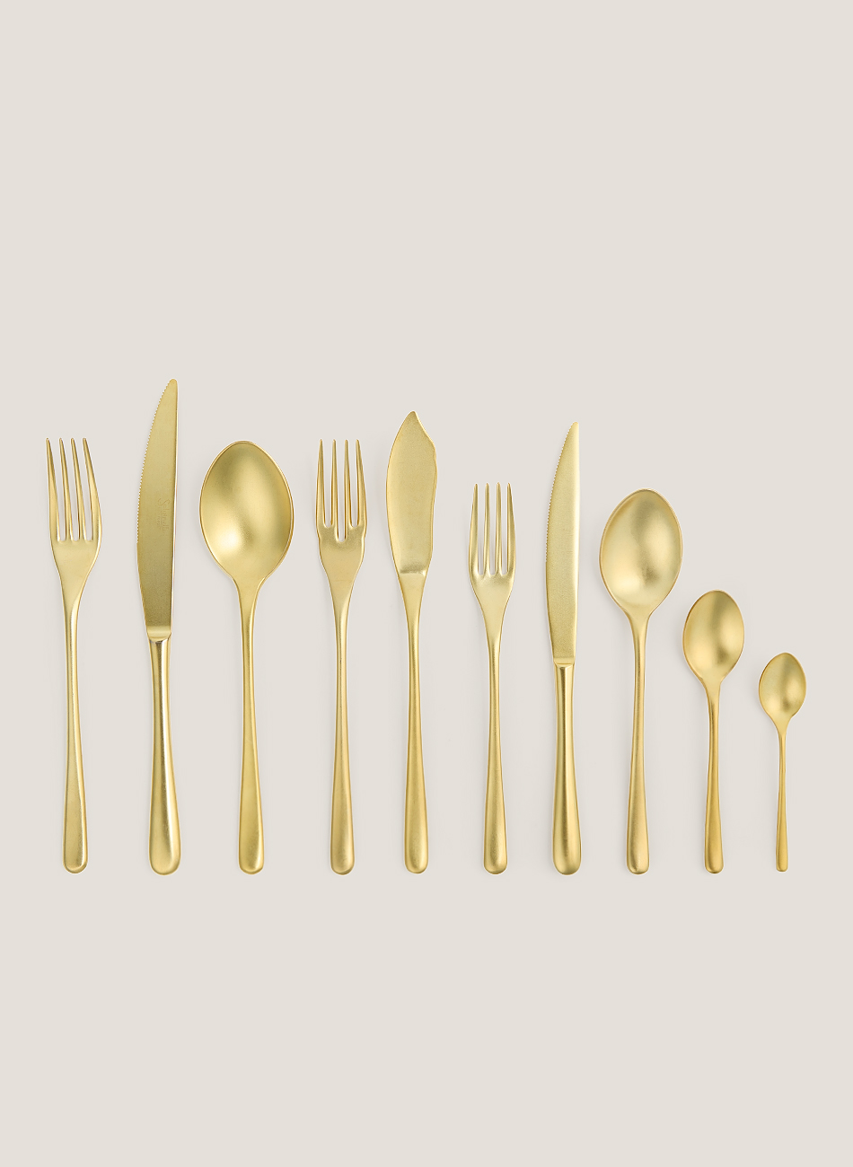 Cubertería oro