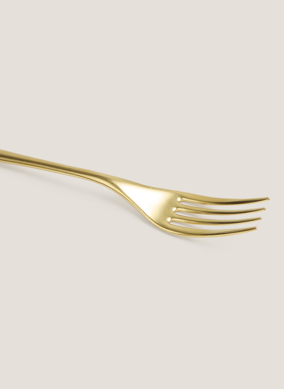 Cubertería oro